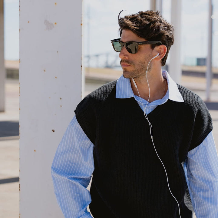 Kenji - Sleeveless Knit Pullover